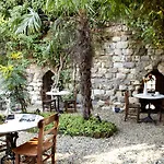 Hotel Empress Zoe